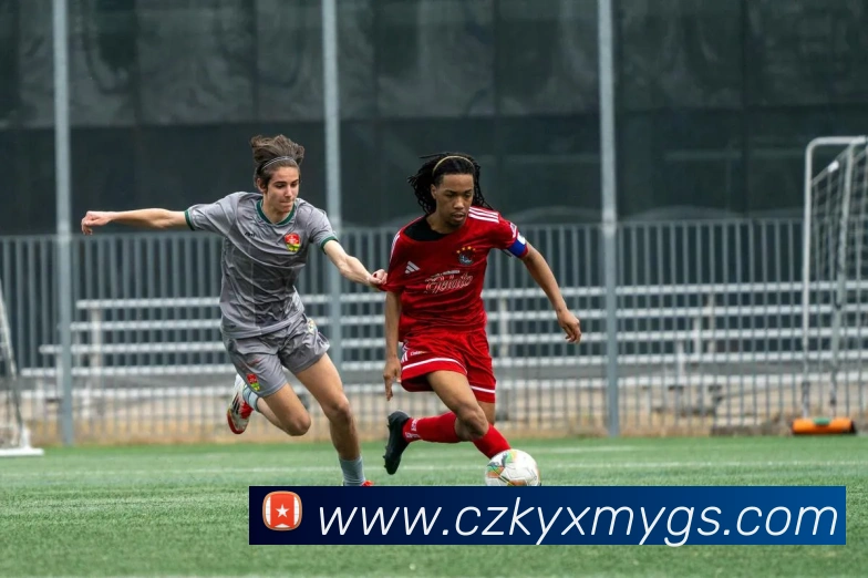 东方卫视直播中超焦点战上海海港力克山东泰山稳居榜首